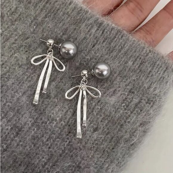 NEW Tabitha Tahitian Pearl Silver Bow Drop Earrings - Picture 3 of 5